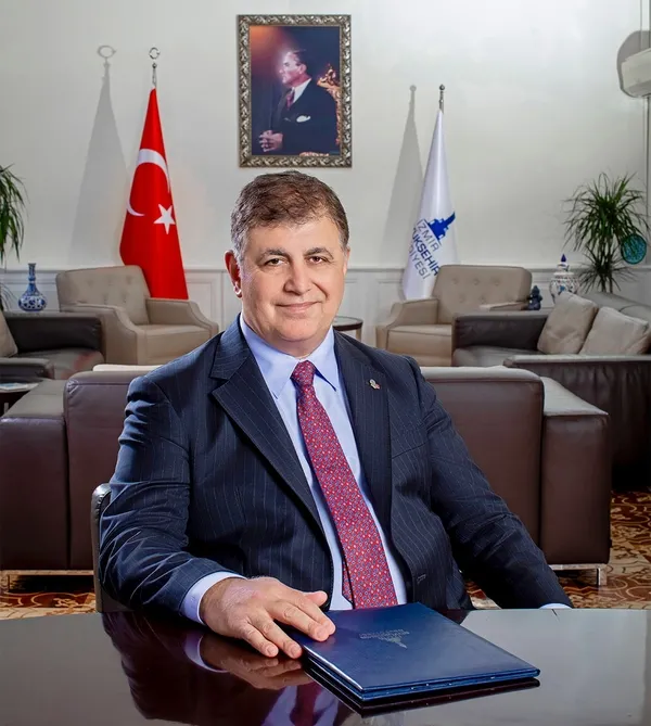 izmir-buyuksehirden-dev-borclanma-cemil-tugay-8-milyarlik-borc-icin-iller-bankasinin-kapisini-calacak-1786442533688.jpeg