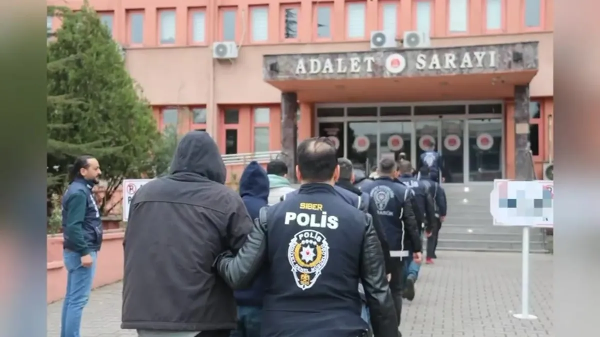 17 ilde 34 kişiyi yatırım vaadi ile dolandıran şebeke Karabük Emniyeti’nden kaçamadı 17 ilde 34 kişiyi yatırım vaadi ile dolandıran şebeke Karabük Emniyeti’nden kaçamadı