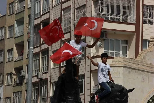 Şanlıurfa şehitler için yürüdü!