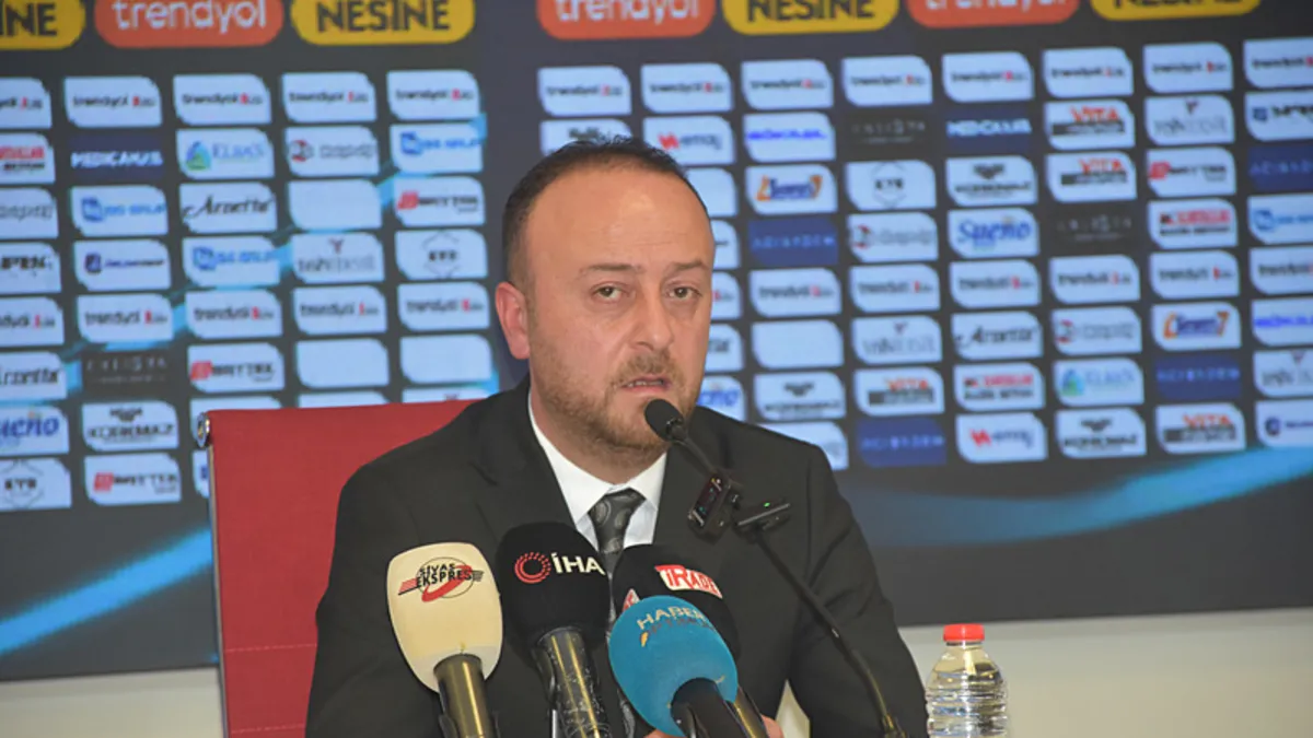 Sivasspor Başkanı Burak Özçoban'dan adaylık açıklaması!