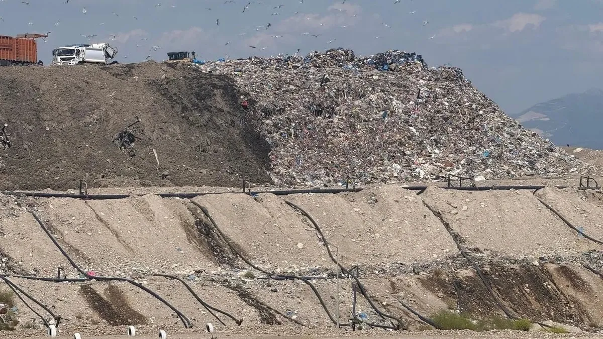 AK Partili Kaya uyardı: İzmir’de çöp krizi kapıda AK Partili Kaya uyardı: İzmir’de çöp krizi kapıda