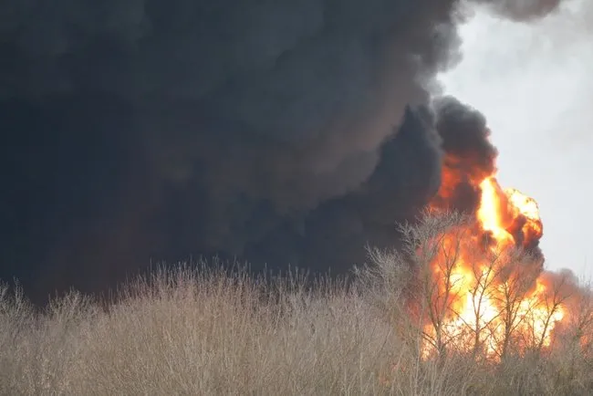 rusya-vurulan-petrol-rafinerisiyle-ilgilerinin-olmadigini-acikladi-1648848163120.jpg rusya vurulan petrol rafinerisiyle ilgilerinin olmadigini acikladi 1648848163120