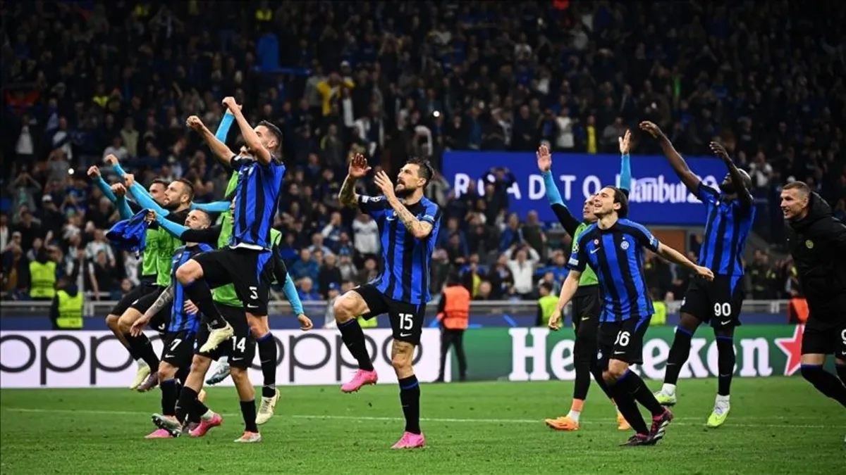 Hakan Çalhanoğlu İlk 11'de! Inter - Ajax Maçı Ne Zaman, Hangi Kanalda? Şampiyonlar Ligi'nde Dev Karşılaşma
