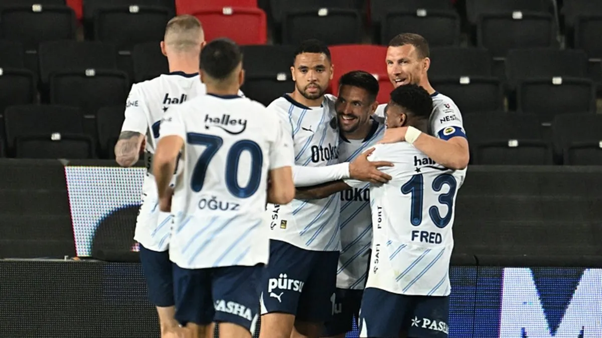 Fenerbahçe 4 dakikada geri döndü! Sarı-lacivertli takım, Gaziantep FK’yi 3-1 mağlup etti