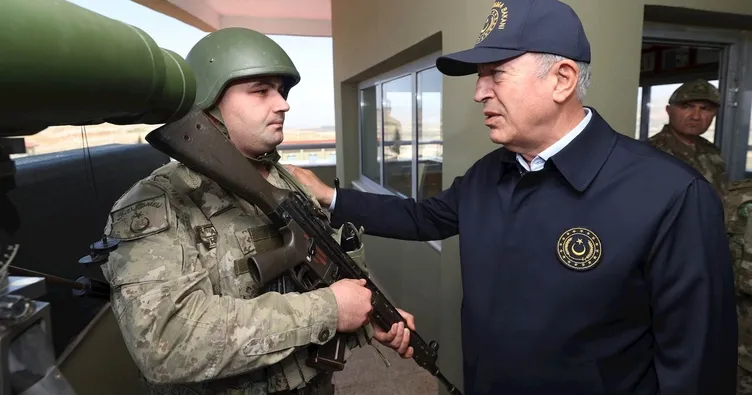Üsteğmen ile Bakan Akar arasında dikkat çeken diyalog: Buradan geçiş mümkün değil komutanım