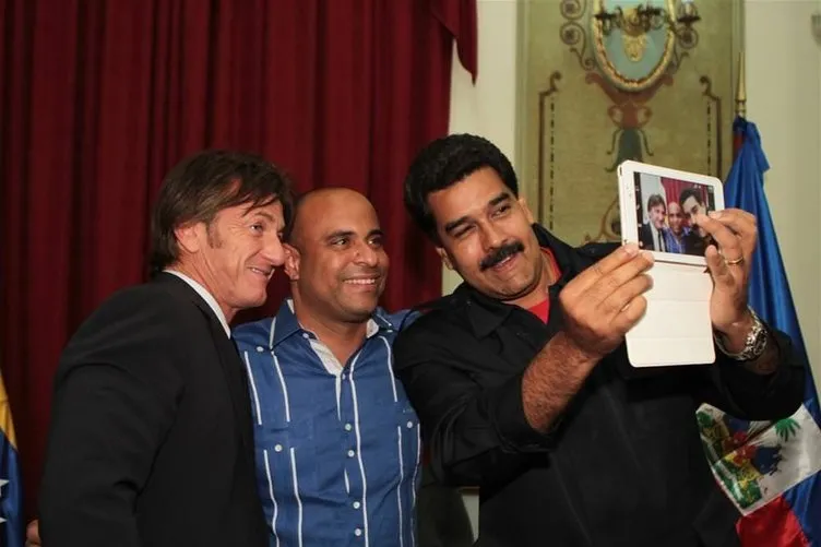 Maduro da selfie akımına kapıldı