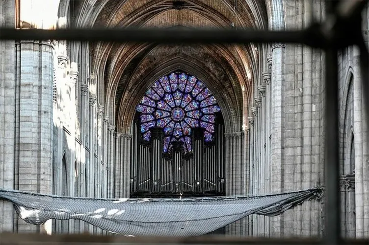 Notre Dame yeniden inşa ediliyor