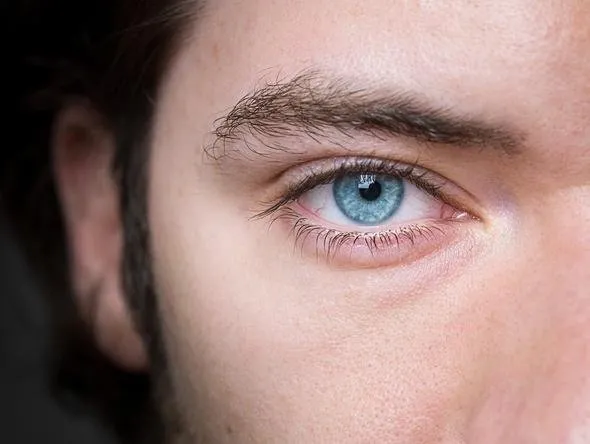 Mavi gözlü insanlar hakkında bilmeniz gereken 14 ilginç bilgi