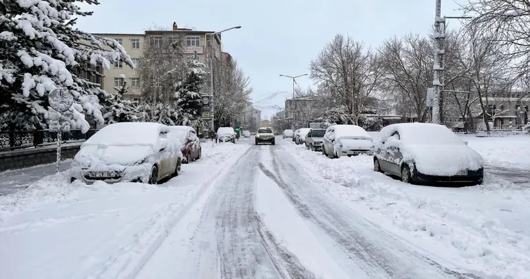 Ardahan’ da kar yağışı etkili oldu