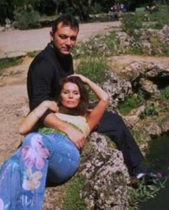 Oyuncu Yalçın Dümer�in eski eşi Esra Balamir konuşulunca Demet Akalın