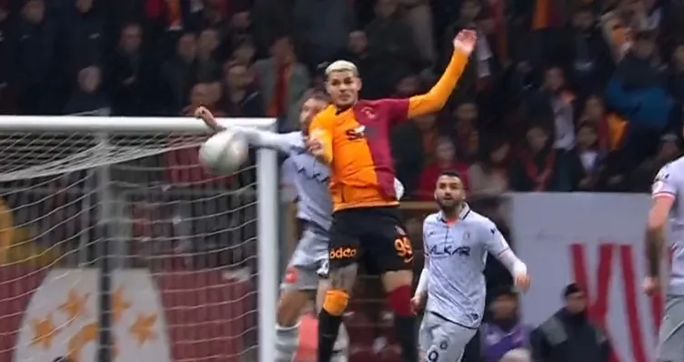 Son dakika haberi: Galatasaraylı futbolcular çılgına döndü! Ali Sami Yen'de olaylı gece...