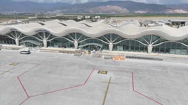 bakan-uraloglu-hatay-havalimanindaki-tum-calismalar-2026da-tamamlanacak-1766743984448.jpg