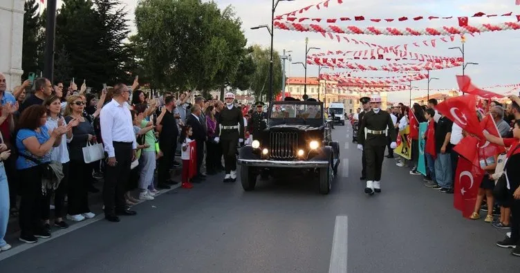 Atatürk’ün Sivas’a gelişine temsili canlandırma