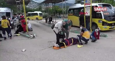 Bursa’da otomobil, otobüs durağına daldı: 5 yaralı! Olay yerinden ilk görüntüler...