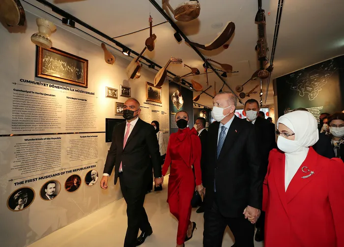 baskan-erdogan-ataturk-kultur-merkezi-eski-turkiye-ve-yeni-turkiye-fotografinin-en-belirgin-gorundugu-yerdir-1635524297290.jpg Başkan Erdoğan: Atatürk Kültür Merkezi eski Türkiye ve yeni Türkiye fotoğrafının en belirgin göründüğü yerdir