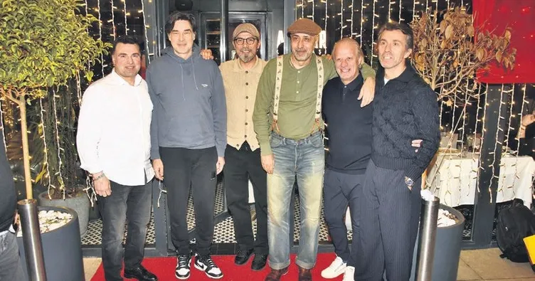 Ünlüler milli coşkuyu bir arada yaşadı