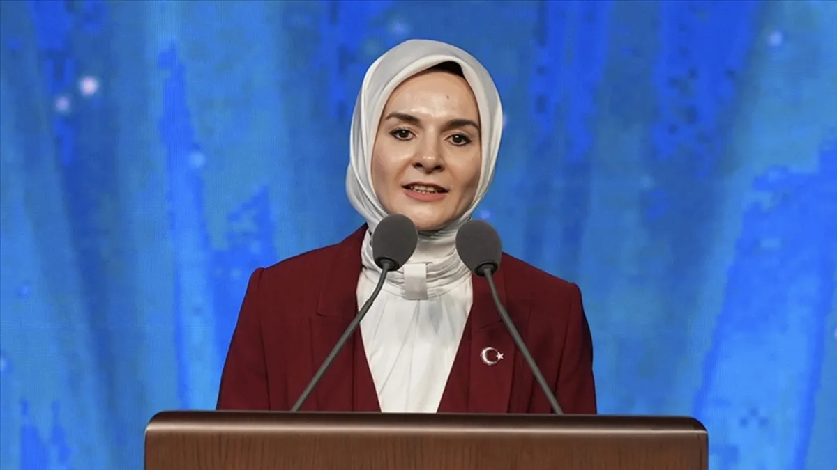 Bakan Göktaş açıkladı: 15 yaş altı sosyal medya düzenlemesi elzem Bakan Göktaş açıkladı: 15 yaş altı sosyal medya düzenlemesi elzem