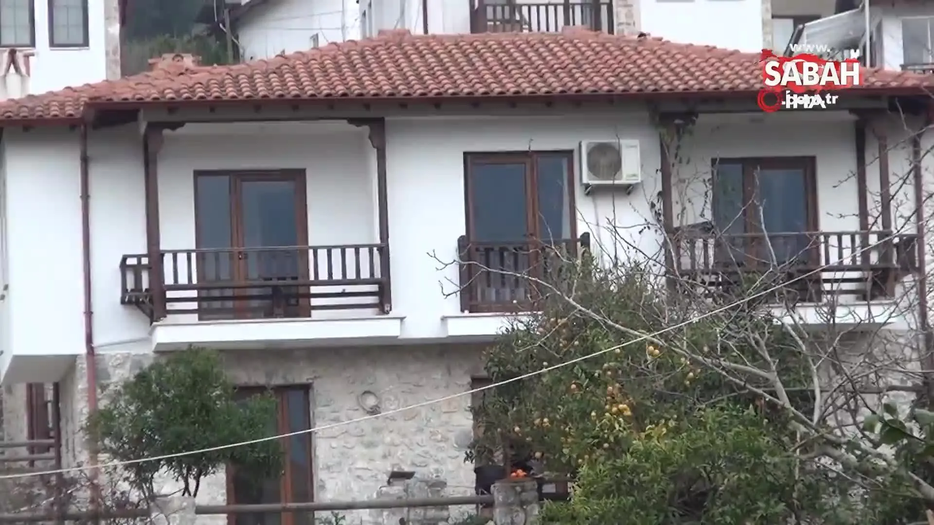 son dakika unlu modaci tasarimci asli yilmazturk un olu bulundugu ev kamerada video videosunu izle son dakika haberleri