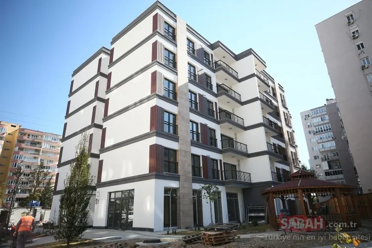 İzmir’de depremzedeler yeni evlerine kavuşuyor: Devlet yaraları hızla sardı