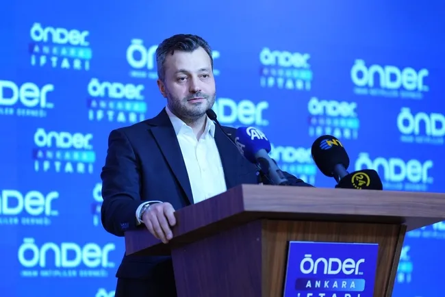 imam-hatip-camiasi-onder-iftarinda-bulustu-1773248780571.jpeg (2048×1366)