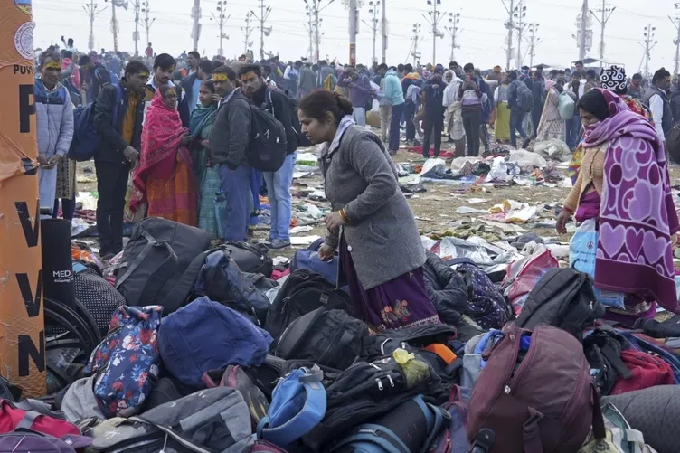 Hindistan’da kanlı şafak: İzdiham faciası tüyler ürpertti