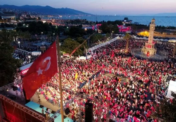 izmir-15-temmuza-hazir-iste-gun-gun-program-1783602018152.jpg