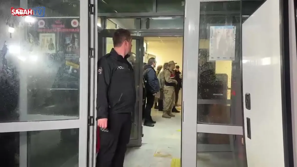 Gülistan Doku soruşturmasında tutuklanan Mustafa Türkay Sonel, cezaevine gönderildi videosunu izle Gülistan Doku soruşturmasında tutuklanan Mustafa Türkay Sonel, cezaevine gönderildi videosunu izle