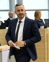 AfD’li siyasetçi eyalet meclis başkanı seçildi