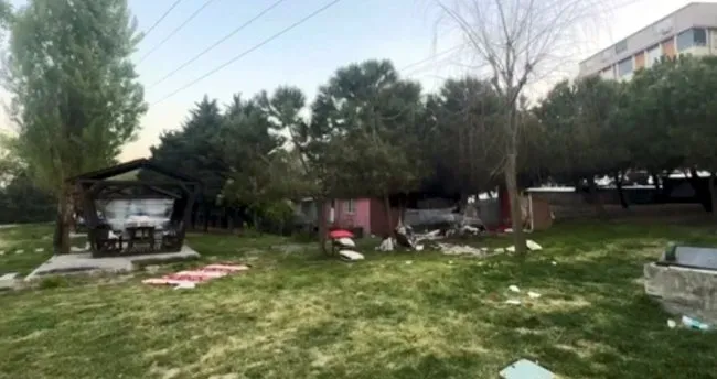 Deprem nedeniyle parkta kalan ayrı yaşadığı eşini ve baldızını silahla vurdu