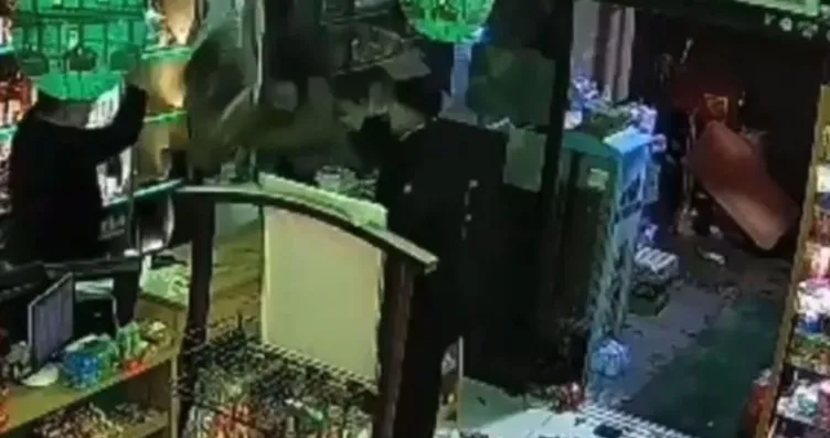 Bursa’da şoke eden para üstü kavgası: Market savaş...