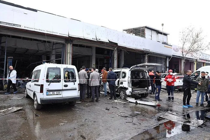 SON DAKİKA: Diyarbakır sanayi sitesinde patlama! Yaralılar var; Sağlık ve itfaiye ekibi sevk edildi