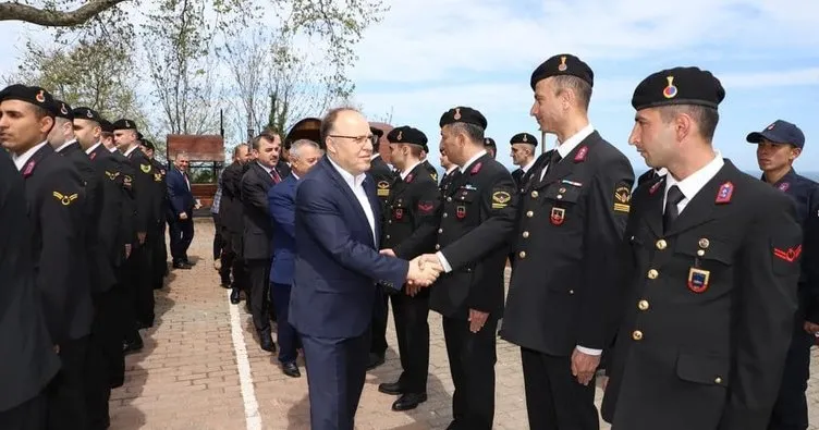 Zonguldak Valisi Mustafa Tutulmaz askerler ile bayramlaştı