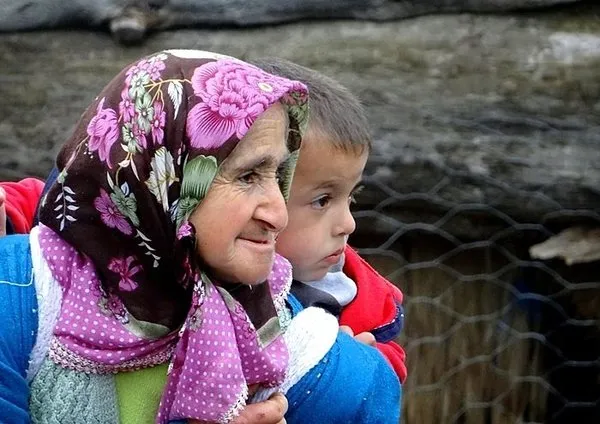 Büyükanne maaşının şartları belli oldu!