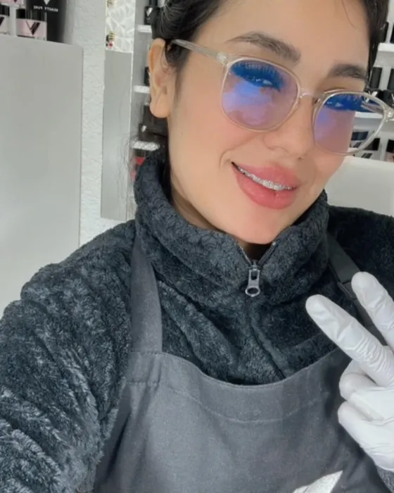 Tırnak tasarımcısı güzellik uğruna canından oldu! Asli Fernández’in geçirdiği operasyon duyanları şoke etti!