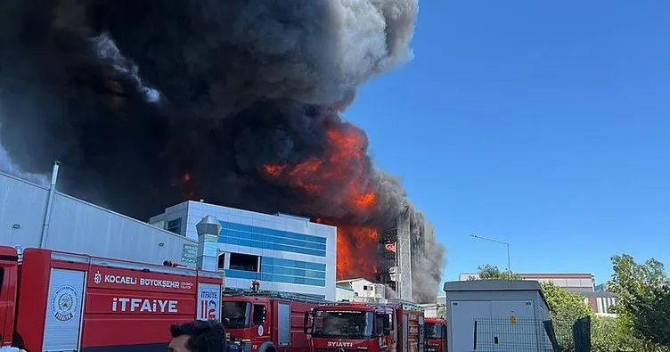 Tuzla’daki fabrika yangını 7 saatte söndürüldü