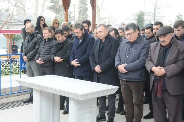 ‘Eşkıya’ ekibi tam kadro cenazede
