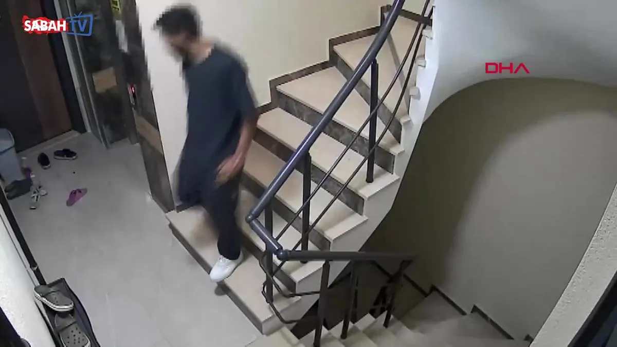 Beylikdüzü’nde dairelerin kapı zillerini söken şüpheli yakalandı | Video videosunu izle Beylikdüzü’nde dairelerin kapı zillerini söken şüpheli yakalandı | Video videosunu izle