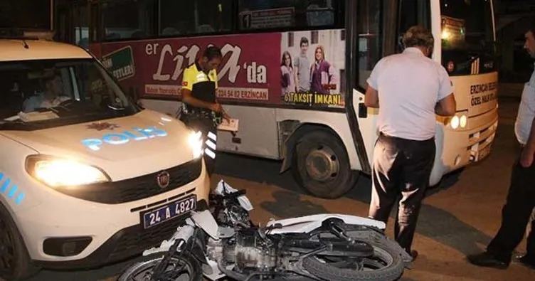 Motosikletle özel halk otobüsü çarpıştı: 1 ölü, 2 yaralı