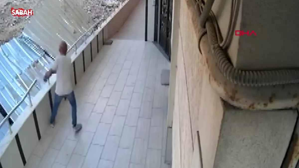 Avcılar’da korkulukları çaldı: Uyuşturucu ile yakalandı | Video videosunu izle Avcılar’da korkulukları çaldı: Uyuşturucu ile yakalandı | Video videosunu izle