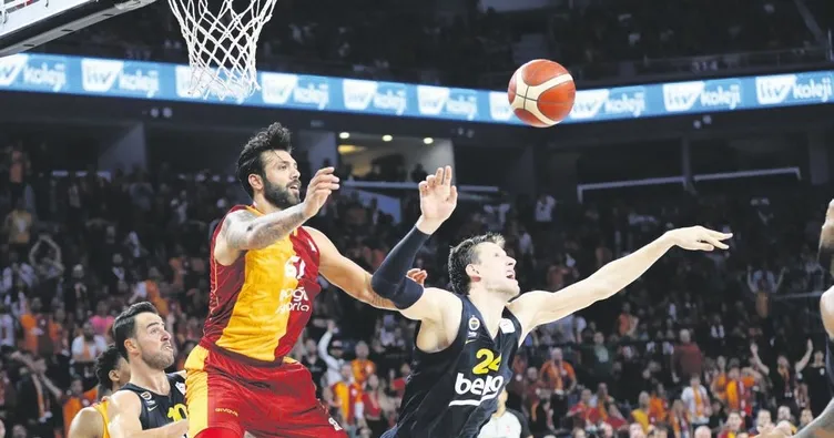 Galatasaray Fener’i söndürdü