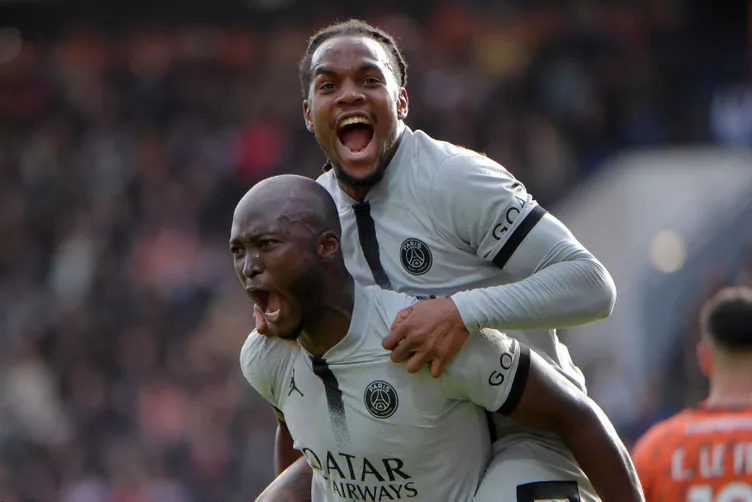 Son dakika Beşiktaş haberi: Fernando Santos'un ilk transferi belli oldu! Bayern Münih 35 milyon Euro, PSG 15 milyon Euro ödemişti...