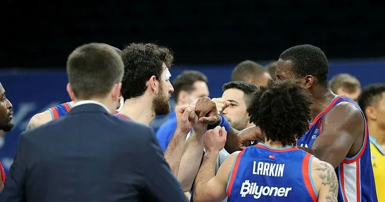 Anadolu Efes ikinci periyotta açıldı!