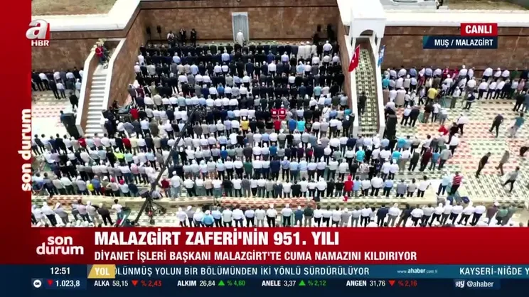 Malazgirt'te cuma namazı | Video