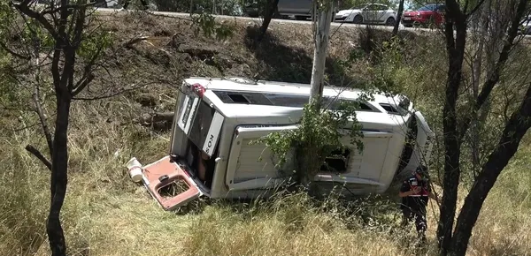 balikesirde-can-pazari-yolcu-minibusu-ile-otomobil-carpisti-14-yarali-1780311865600.jpg
