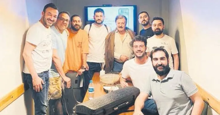 Yeni şarkısı için kolları sıvadı