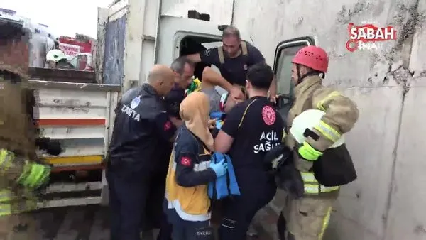 Tuzla’da refüjü aşan kamyonet karşı şeritten gelen minibüse çarptı: 2 yaralı | Video