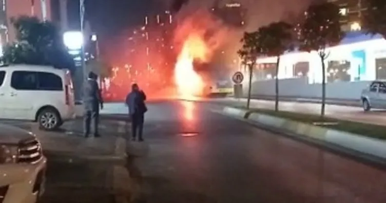 Bahçelievler’de park halindeki İETT otobüsü alev alev yandı
