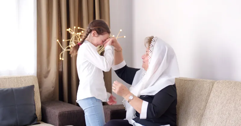 ruyada babanin ve annenin elini opmek ne anlama gelir ruyada olmus birinin elini opmek ne demek ruya tabirleri haberleri ruyada babanin ve annenin elini opmek ne anlama gelir ruyada olmus birinin elini opmek ne demek ruya tabirleri haberleri