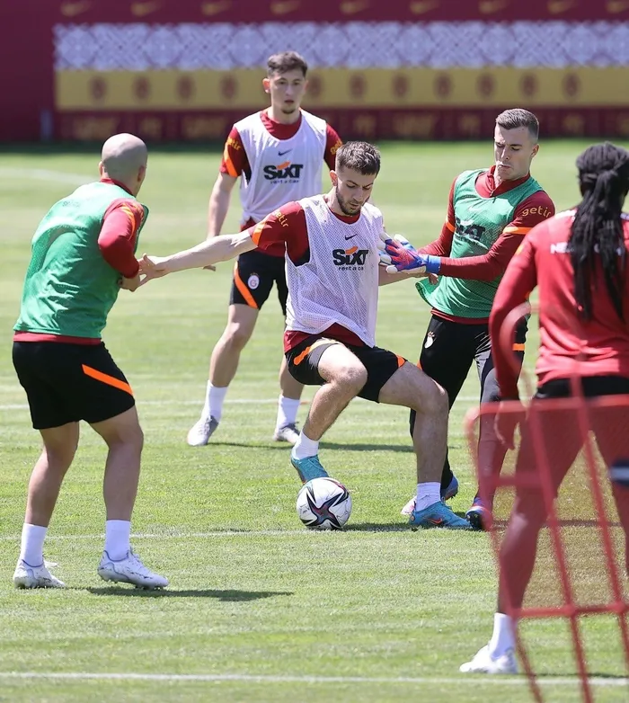 son-dakika-galatasaraya-inaki-pena-mujdesi-takimla-calisti-1652012006640.jpeg