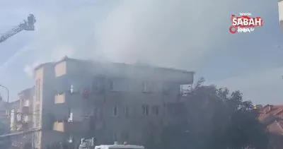 3 katlı binanın çatısı alevlere teslim oldu | Video